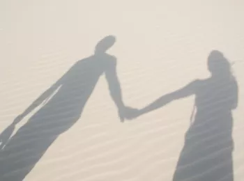 Entre dating fatigue et quête d’authenticité… Quand l’amour repasse par la case agence